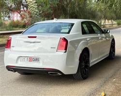 کرایسلەر 300